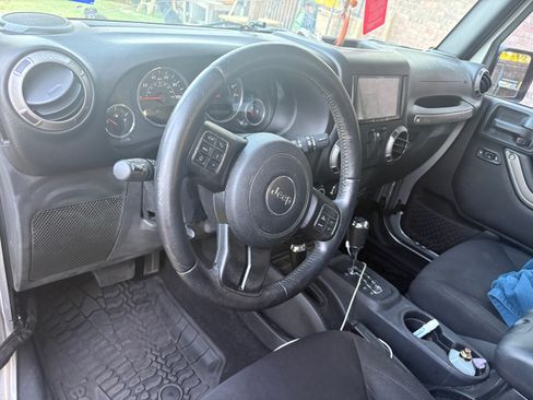 Used 2015 Jeep Wrangler Sport AWD/4WD image 12