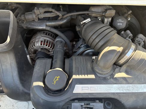 Used 2006 Porsche 911 Carrera 4 image 16