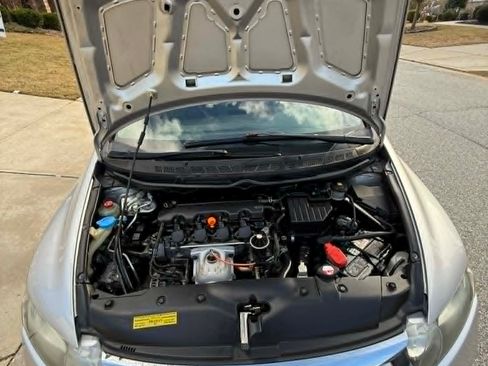 Used 2010 Honda Civic DX-VP image 9