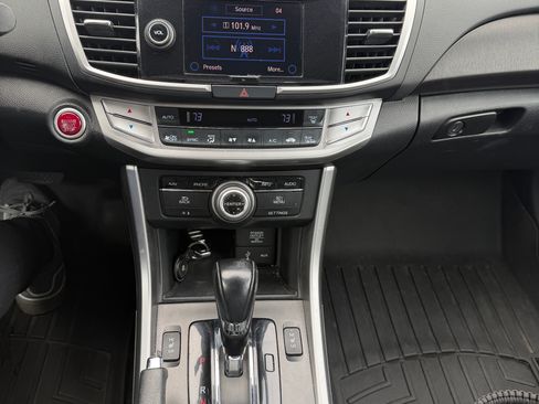 Used 2014 Honda Accord Touring image 12