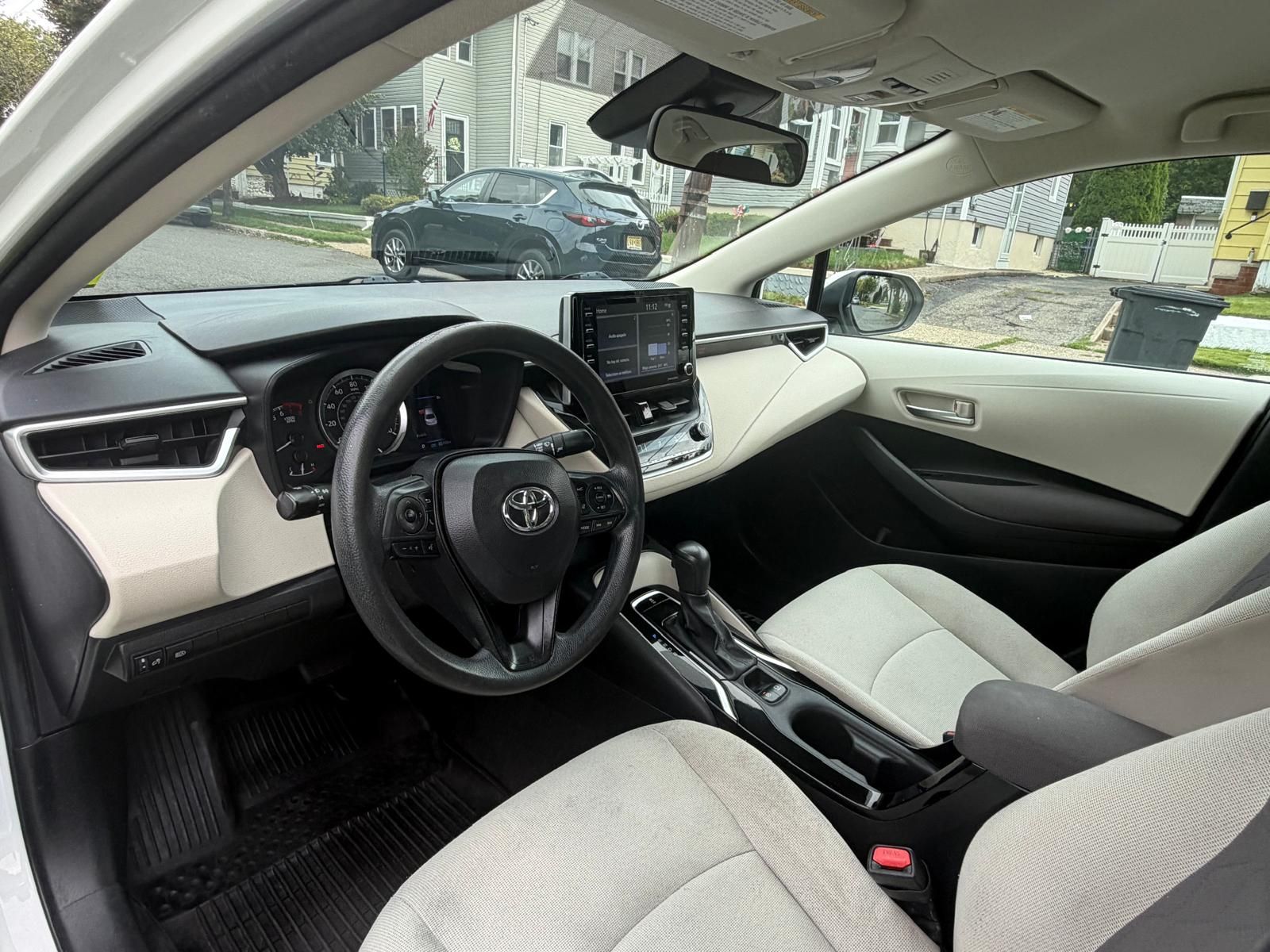 Used 2021 Toyota Corolla LE w/ Carpet Mat Package (TMS) FWD image 13