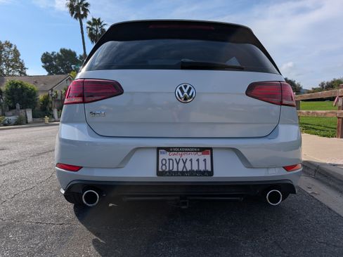 Used 2018 Volkswagen GTI SE image 10