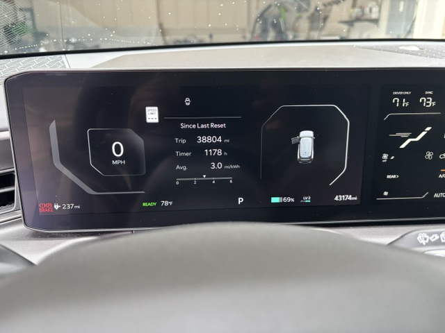 Used 2024 Kia EV9 Light Long Range RWD image 4