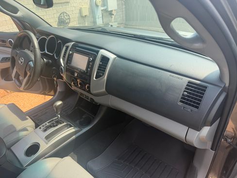 Used 2014 Toyota Tacoma 4x4 Double Cab w/ Limited Package image 23