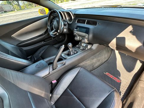 Used 2010 Chevrolet Camaro SS w/ RS Package RWD image 14