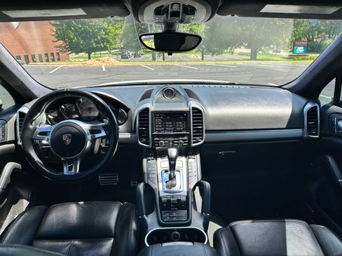 Used 2013 Porsche Cayenne GTS AWD/4WD image 9