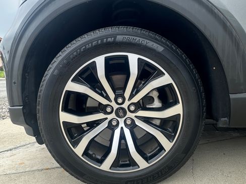 Used 2020 Ford Explorer ST w/ Premium Technology Package AWD/4WD image 10