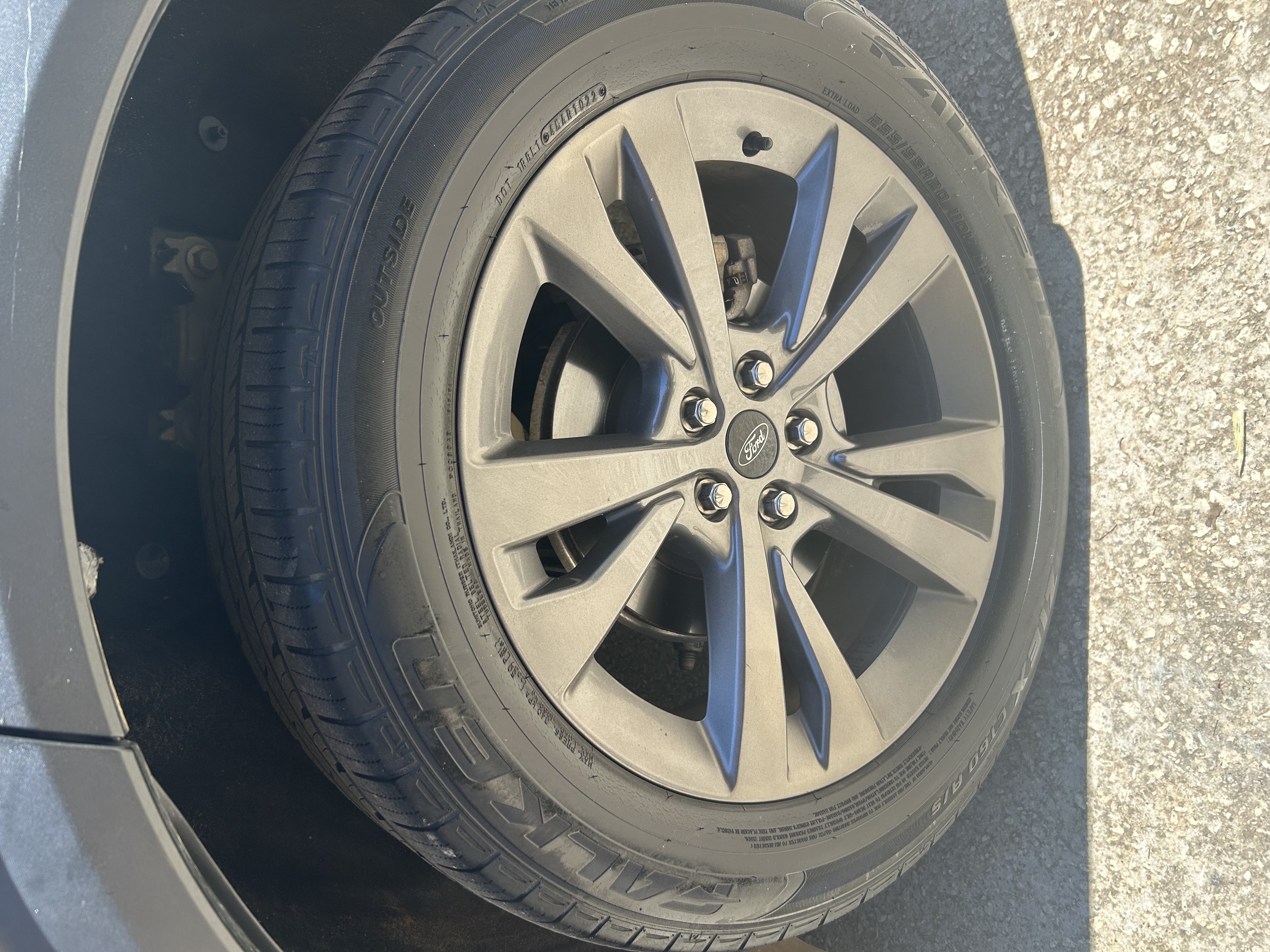 Used 2021 Ford Explorer XLT w/ Equipment Group 202A RWD image 11
