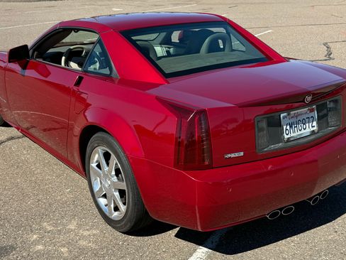 Used 2004 Cadillac XLR image 2