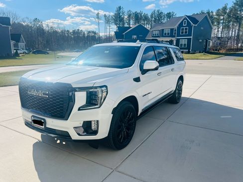 Used 2023 GMC Yukon XL Denali w/ Denali Reserve Package image 17