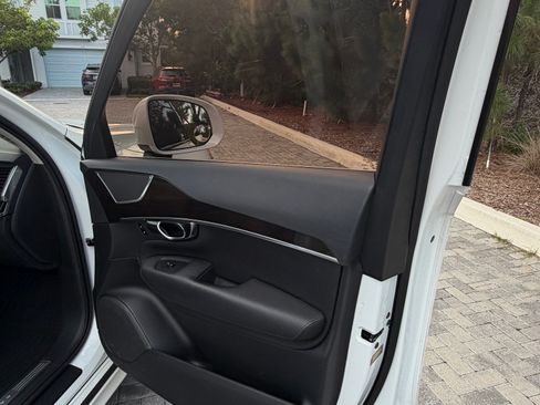 Used 2019 Volvo XC90 T6 Momentum w/ Advanced Package AWD/4WD image 22