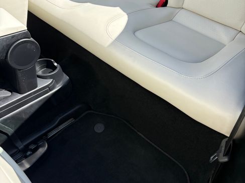 Used 2010 Volkswagen Beetle Final Edition image 28