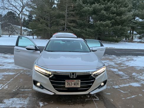 Used 2021 Honda Accord Touring image 5