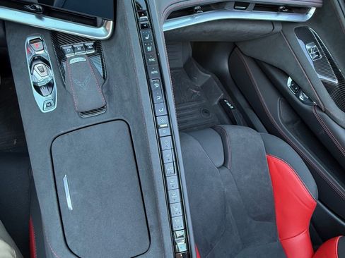 Used 2022 Chevrolet Corvette Stingray Premium Conv w/ Z51 Performance Package image 16