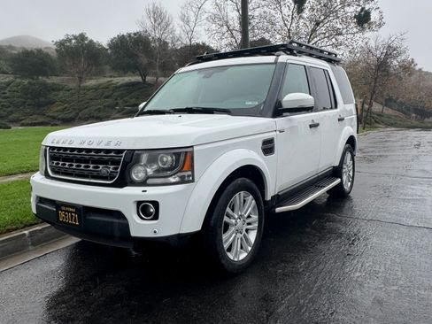 Used 2015 Land Rover LR4 HSE image 4