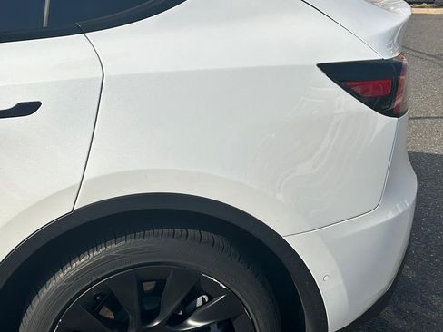 Used 2022 Tesla Model Y Long Range image 2