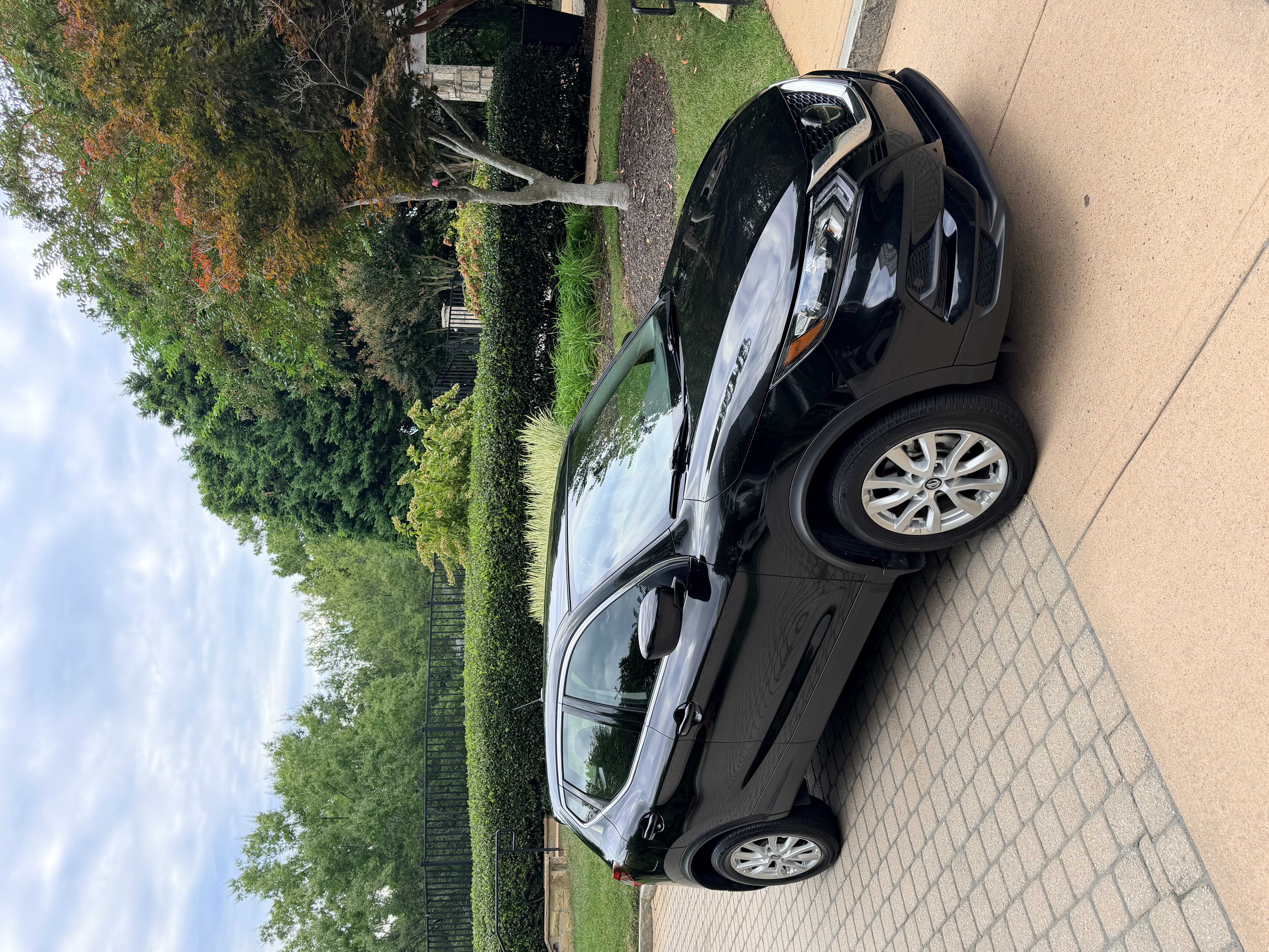 Used 2021 Nissan Rogue Sport S FWD image 4