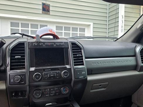 Used 2020 Ford F250 XLT w/ XLT Premium Package image 7