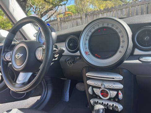 Used 2010 MINI Cooper Hardtop image 14