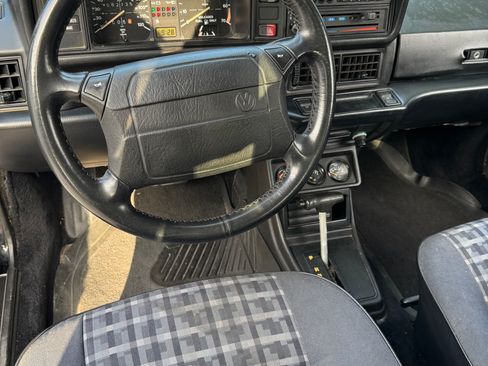 Used 1992 Volkswagen Cabriolet image 16