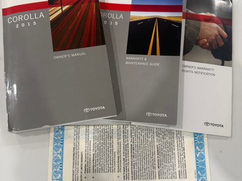 Used 2015 Toyota Corolla LE image 19