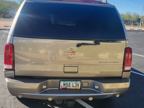 Used 2003 Cadillac Escalade AWD w/ Marketing Vehicle Package image 9