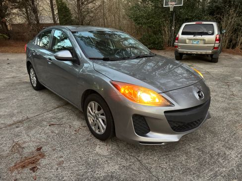 Used 2013 MAZDA MAZDA3 i Touring w/ Preferred Equipment Pkg image 1