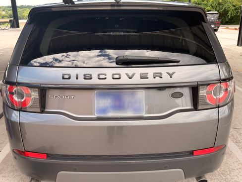 Used 2018 Land Rover Discovery Sport SE AWD/4WD image 8