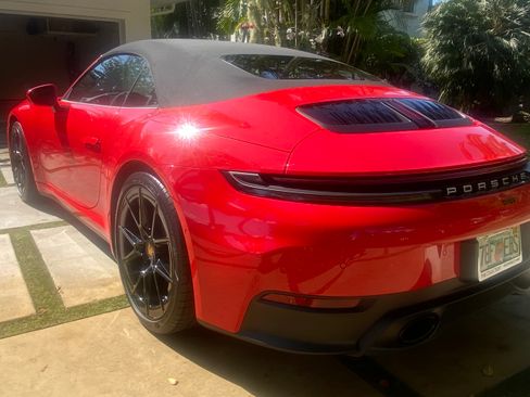 Used 2025 Porsche 911 Carrera image 10