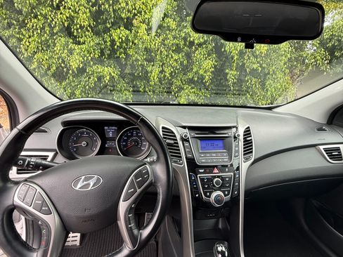 Used 2014 Hyundai Elantra GT w/ Option Group 02 FWD image 29