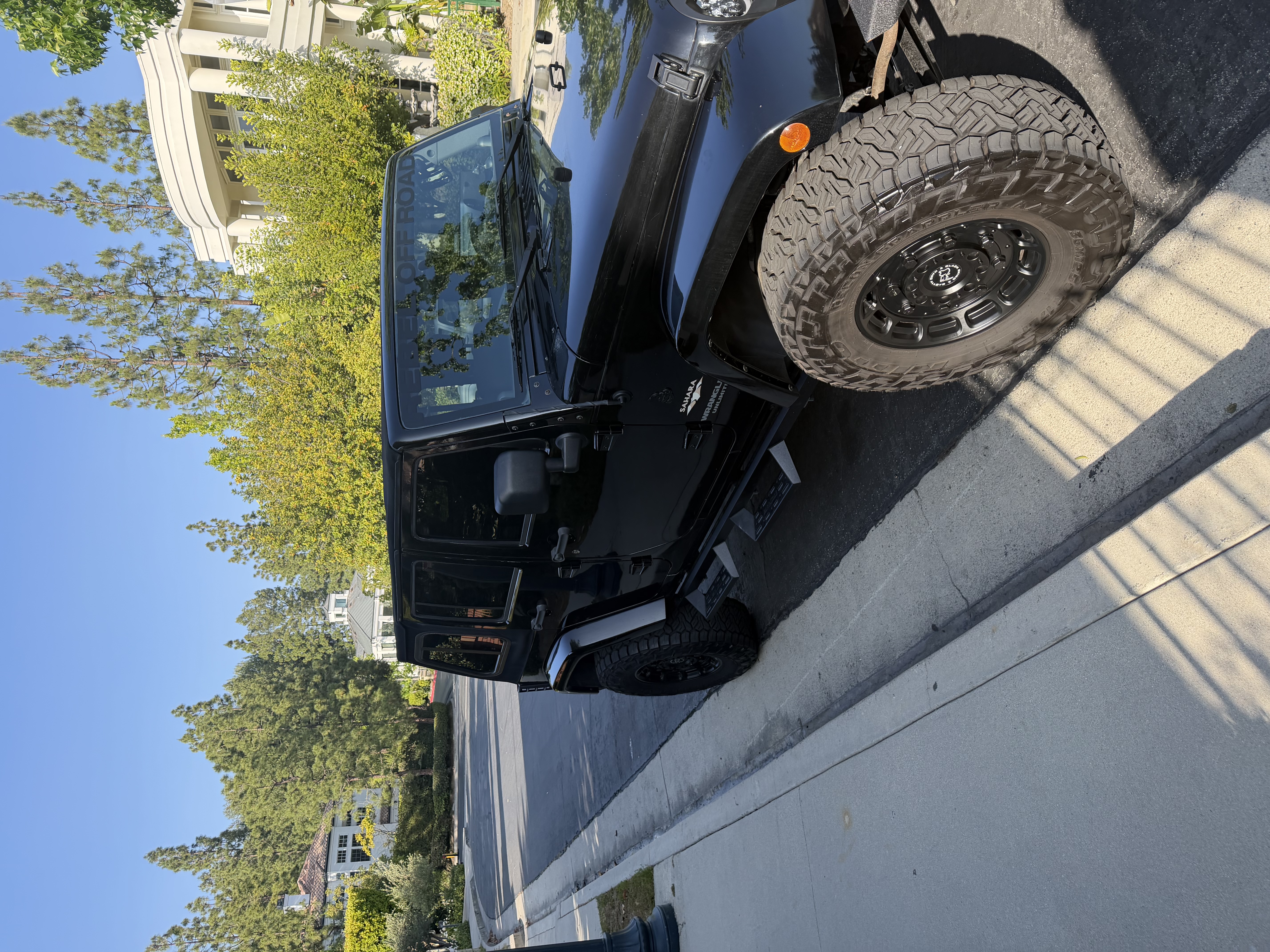 Used 2008 Jeep Wrangler Unlimited Sahara w/ Dual Top Group AWD/4WD image 5