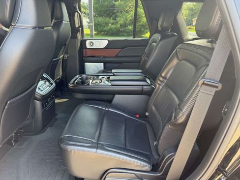 Used 2020 Lincoln Navigator Reserve w/ Luxury Package AWD/4WD image 5
