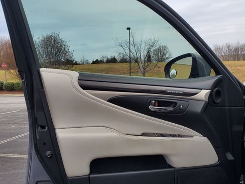 Used 2015 Lexus LS 460 L image 6