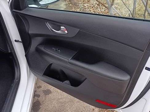 Used 2021 Kia Forte LXS image 14