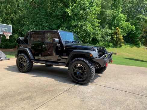 Used 2014 Jeep Wrangler Unlimited Sport w/ Quick Order Package 24S AWD/4WD image 11