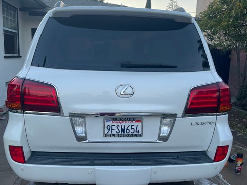 Used 2011 Lexus LX 570 4WD image 6