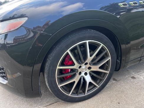 Used 2017 Maserati Levante S AWD/4WD image 16