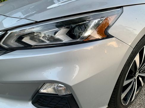 Used 2020 Nissan Altima 2.5 SR w/ Premium Package image 4