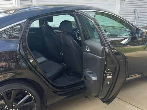 Used 2021 Honda Civic Sport image 11