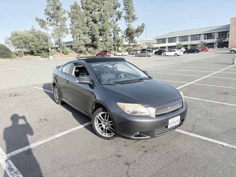Used 2006 Scion tC FWD image 2