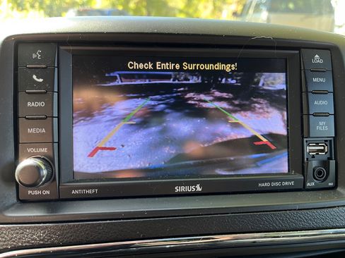 Used 2018 Dodge Grand Caravan SXT image 15