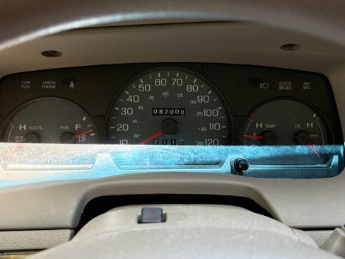 Used 2005 Mercury Grand Marquis GS RWD image 30