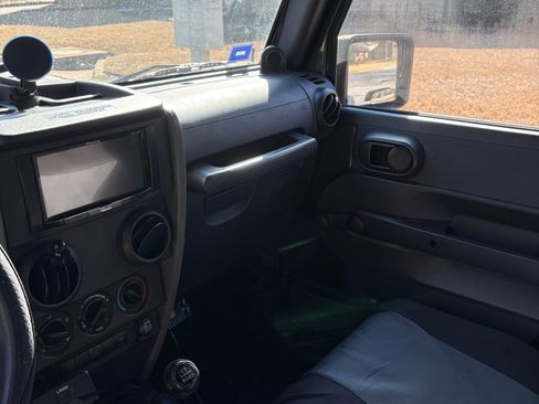 Used 2007 Jeep Wrangler X image 8