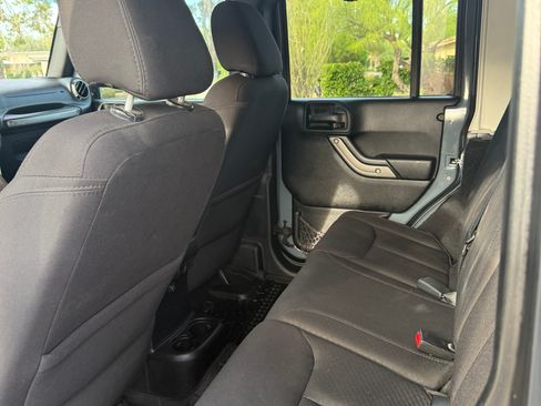 Used 2015 Jeep Wrangler Unlimited Sport w/ Quick Order Package 24S AWD/4WD image 8