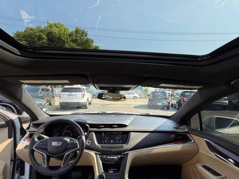 Used 2018 Cadillac XT5 Luxury w/ Driver Awareness Package image 12