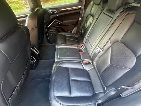Used 2015 Porsche Cayenne S AWD/4WD image 14