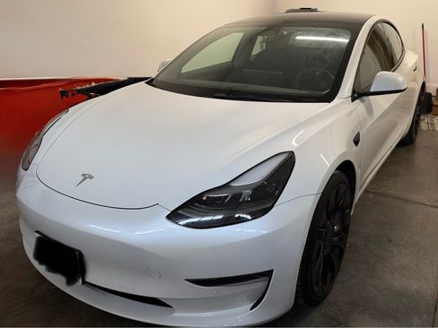 Used 2022 Tesla Model 3 Performance image 4