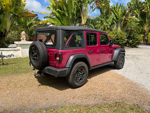 Used 2022 Jeep Wrangler Unlimited Sport AWD/4WD image 4