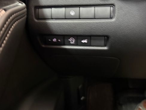 Used 2023 Nissan Rogue SV w/ SV Premium B Package image 29