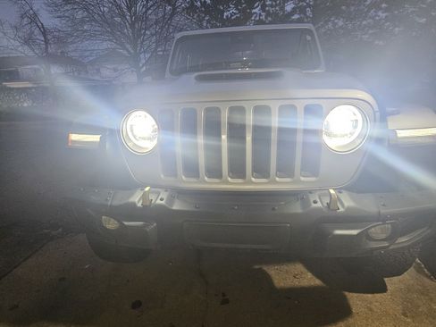 Used 2022 Jeep Wrangler Unlimited Rubicon w/ Trailer Tow Package image 13